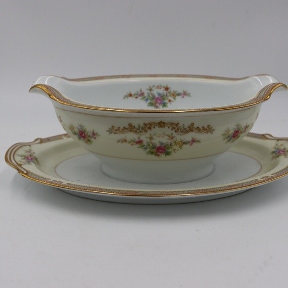 Noritake Occupied Japan Vintage Gravy Boat Attached Underplate Floral Design - Picture 1 of 11